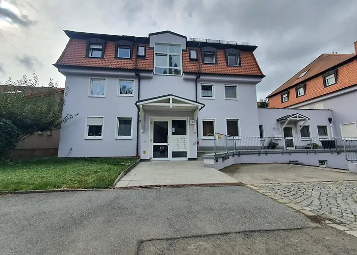 Dennis Apartment